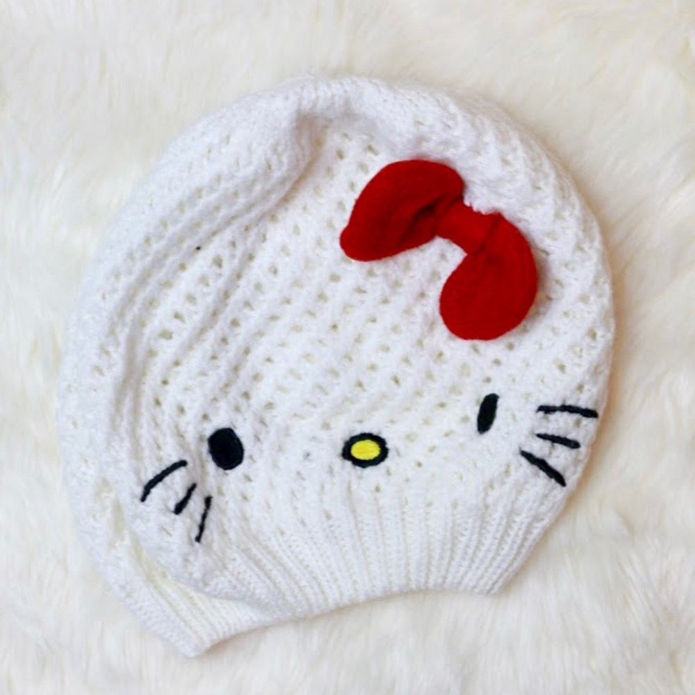WHITE KNIT HELLO KITTY BERET SLOUCH HAT CLAIRE’S